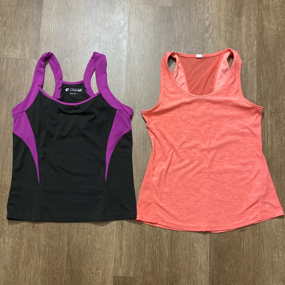New York and company in motion and old navy active medium workout tops set of 2